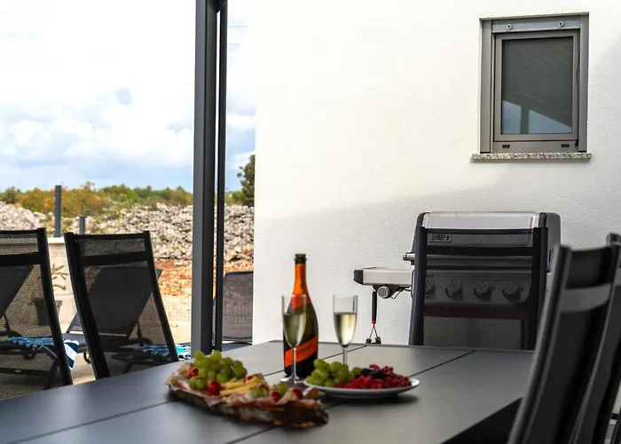 فيلة Ibiza شيبينيك